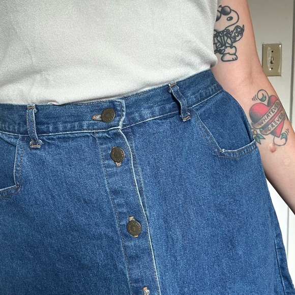 Denim Button-Front Skirt - Picture 4 of 4